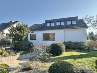 Hauptbild Altenholz-Stift: Außergewöhnliches Einfamilienhaus mit privater Schwimmhalle und ruhiger Gartenoase