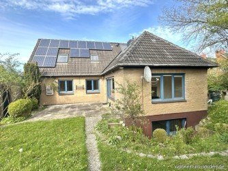 Hauptbild Kiel-Suchsdorf: Gepflegter Winkelbungalow in ruhiger Sackgassenlage mit großem Garten und Vollkeller